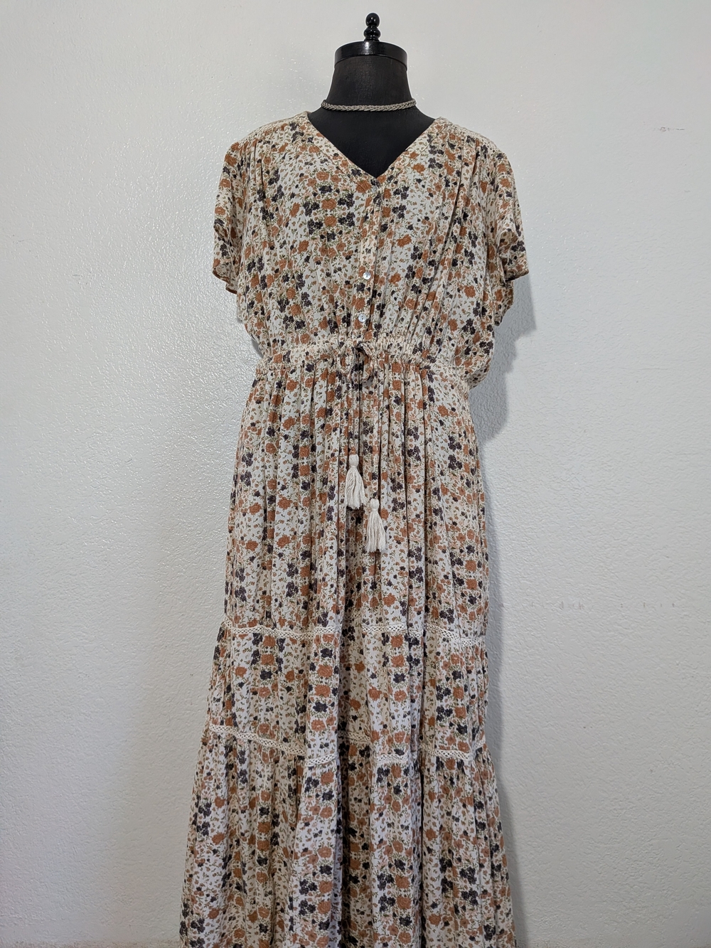 Black Tape Plus Size XXL Floral Tie-Waist Maxi Dress in Cream and Brown